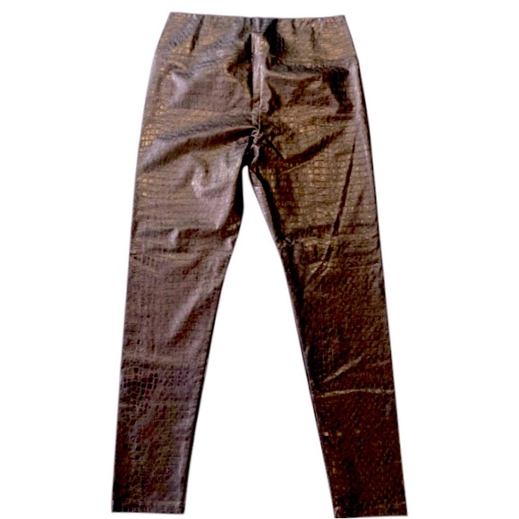 NWT 7 For All Mankind Croc Embossed Faux Leather Leggings in Black - Size L - Picture 13 of 15